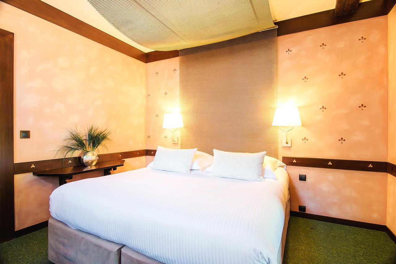 Hotel Au Logis Des Remparts แซงต์เตมีลียง ภายนอก รูปภาพ